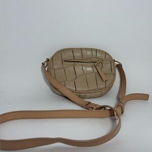 Beige Croc-Embossed Crossbody Bag – Compact Leather Look w/ Adjustable Strap